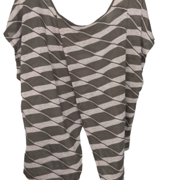 Lane Bryant 1X/2X open back shirt - Picture 2 of 5